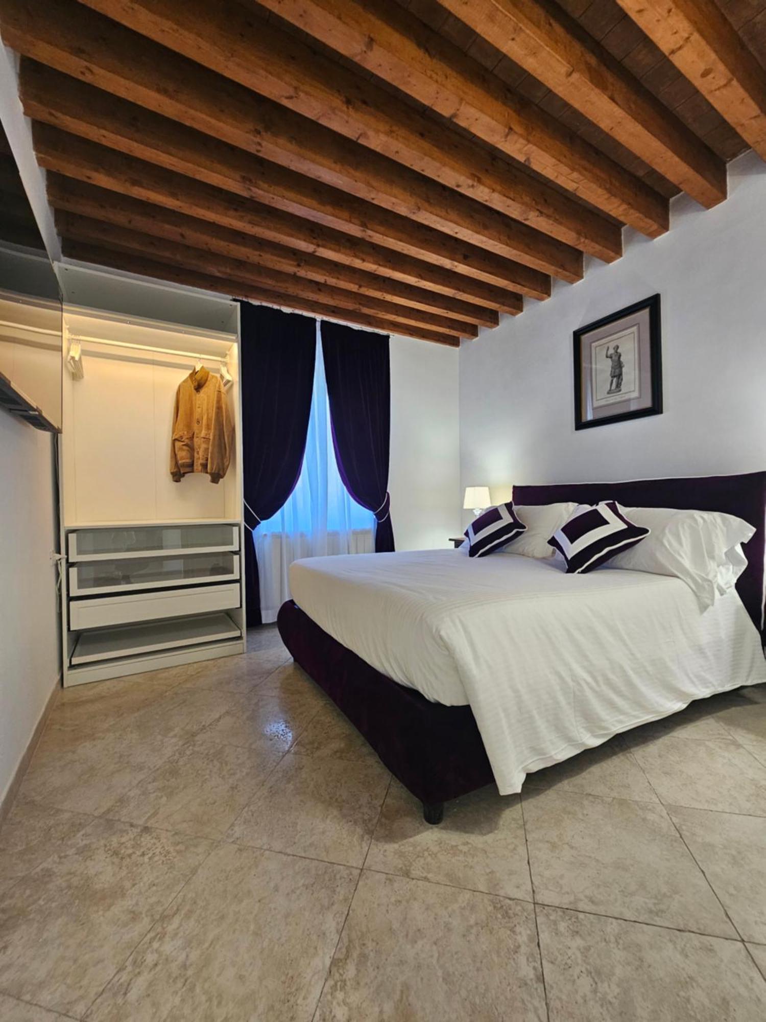 Casa Rosa - Parcheggio Gratis Wi-Fi Free Apartment ติโวลี ภายนอก รูปภาพ